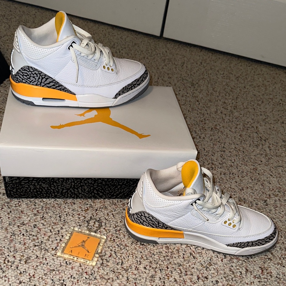 Jordan 3 Retro White and Laser Orange - Picture 7 of 8